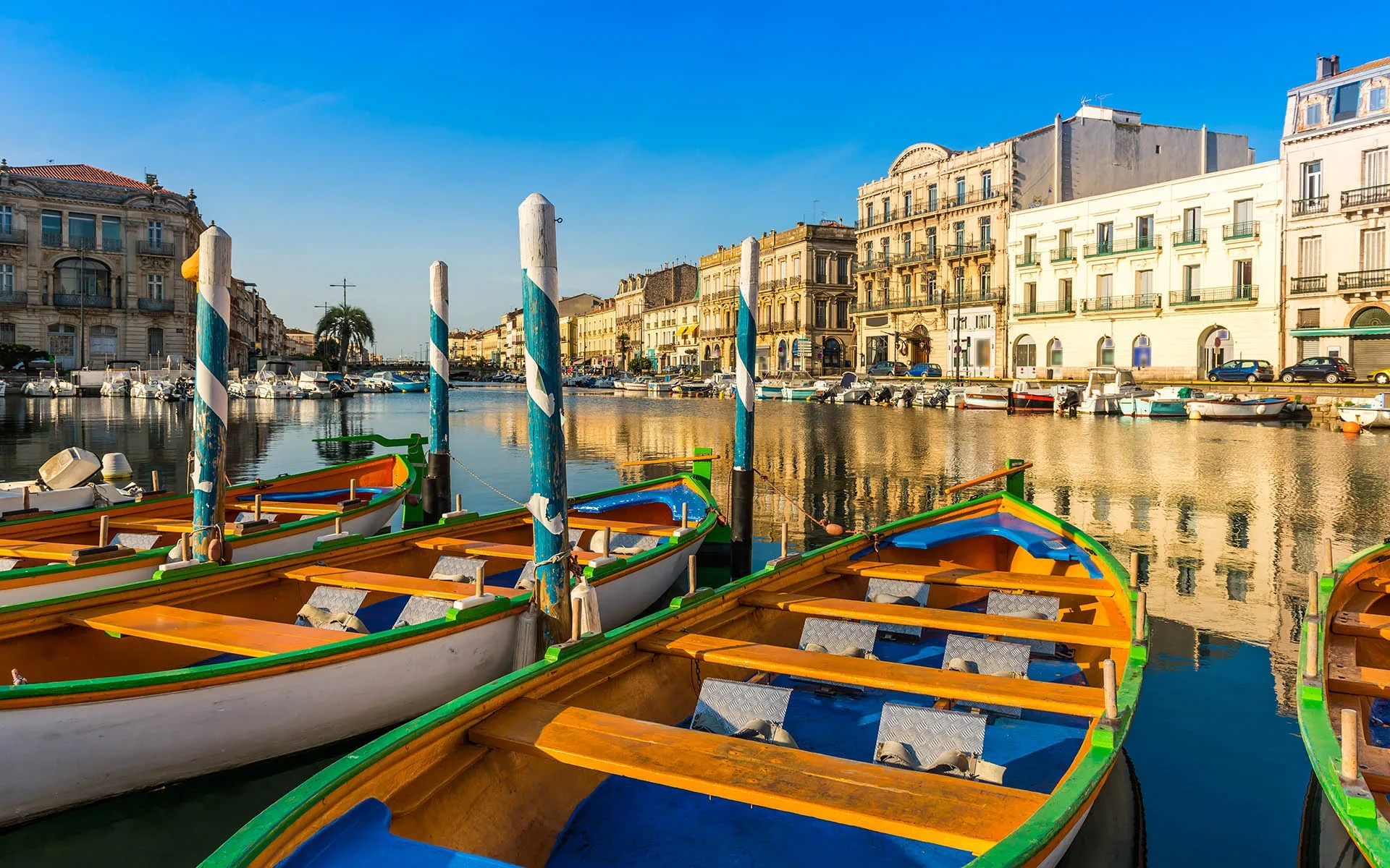Sète canals, Mediterranean waterfront and Mont Saint-Clair in southern Ranska