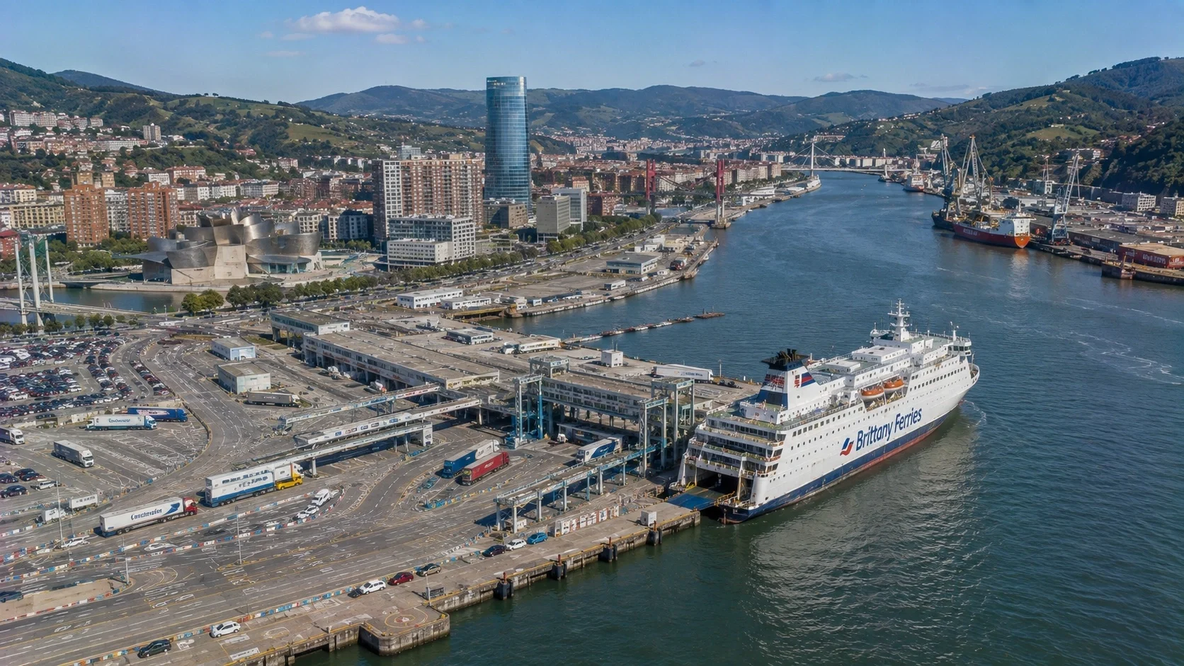 Port of Bilbao matkustajalauttaterminaali in Zierbena