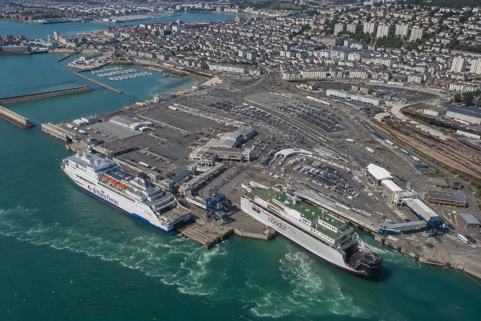 Cherbourg matkustajalauttaterminaali in Normandy