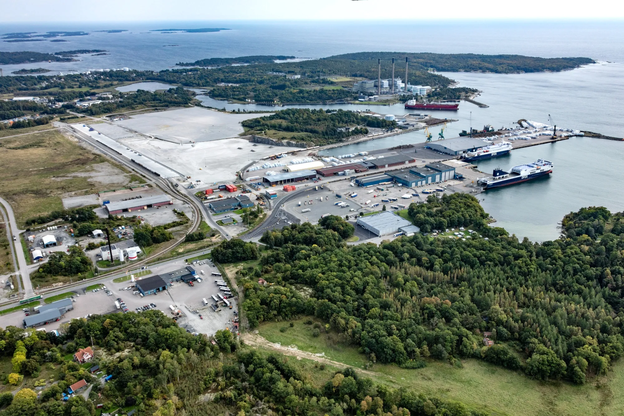 Ilmakuva Karlshamnin lauttaterminaalista Ruotsissa