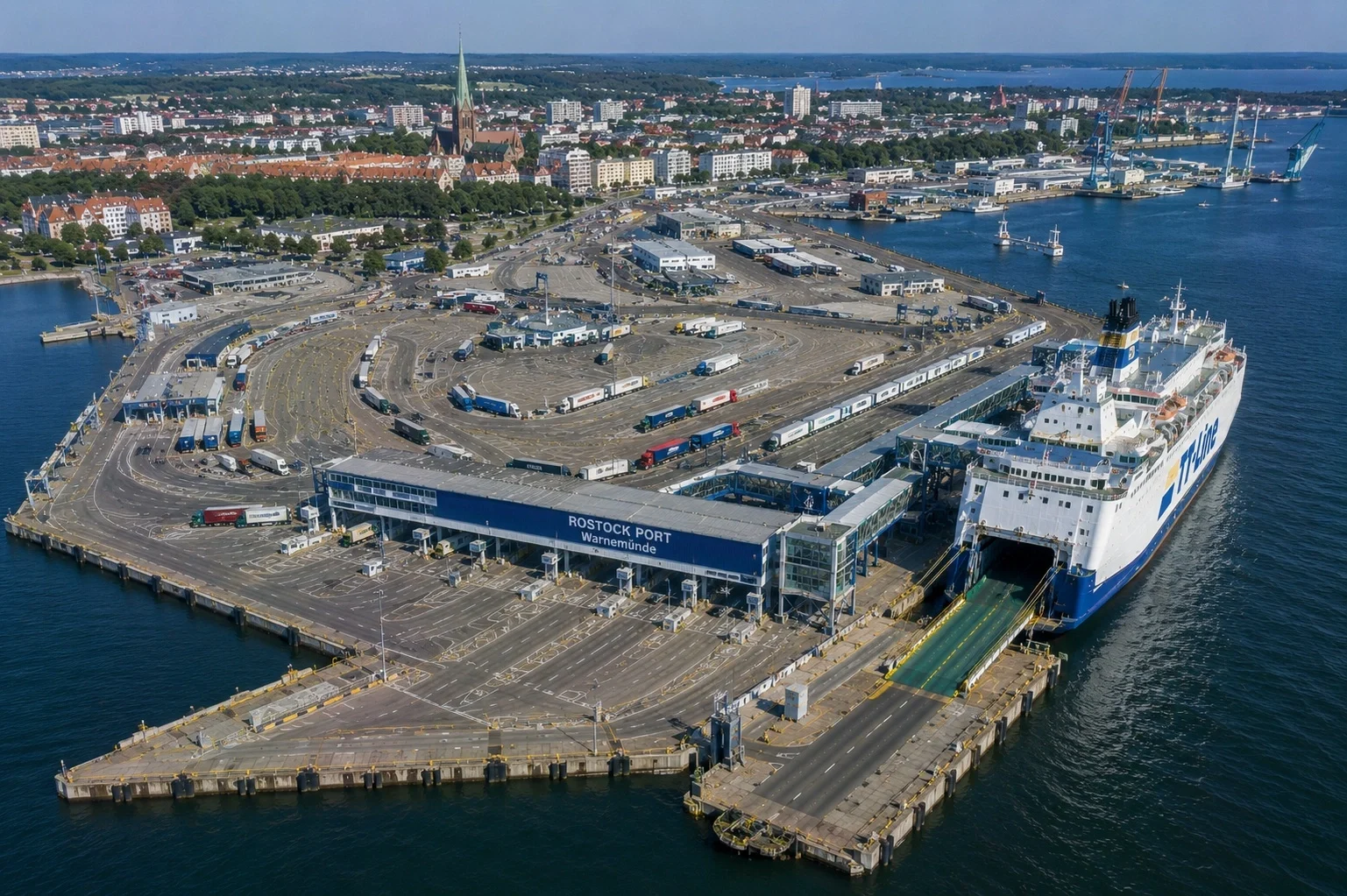Rostockin lauttasatama Pohjois-Saksassa