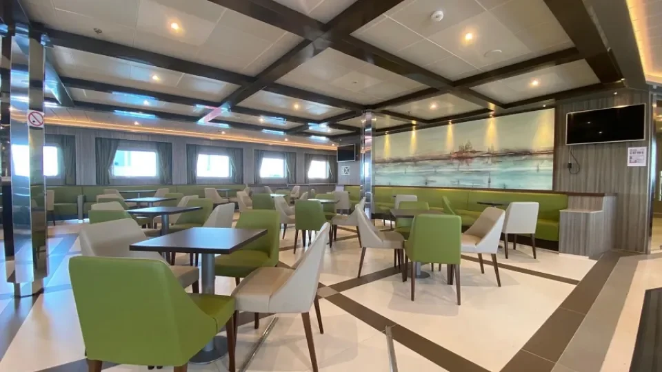 Matkustajalounge Ciudad de Valencia -aluksella